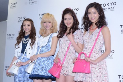ｅ ｇｉｒｌｓ ファッションショー出演に緊張 中村アンは下着姿で堂々のウオーキング エンタメovo オーヴォ