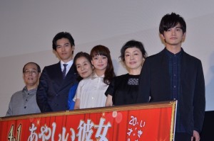 （左から）志賀廣太郎、要潤、倍賞美津子、多部未華子、小林聡美、北村匠海
