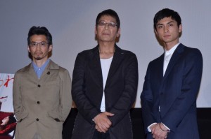 （左から）石井岳龍監督、大杉漣、高良健吾