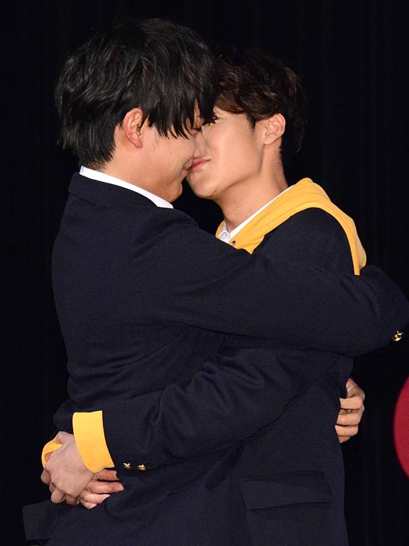 中川大志 葉山奨之と公開生キス 禁断の扉を開き 変な汗かいてる エンタメovo オーヴォ