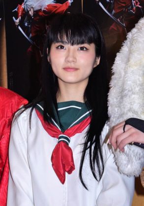 乃木坂４６の若月佑美はセーラー服を着た１５歳の役