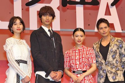 （左から）戸田恵梨香、福士蒼汰、杉咲花、市原隼人